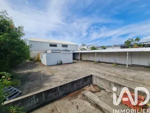 Building in Sainte-Marie (97438)