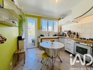 Apartment in Aix-en-Provence (13090)