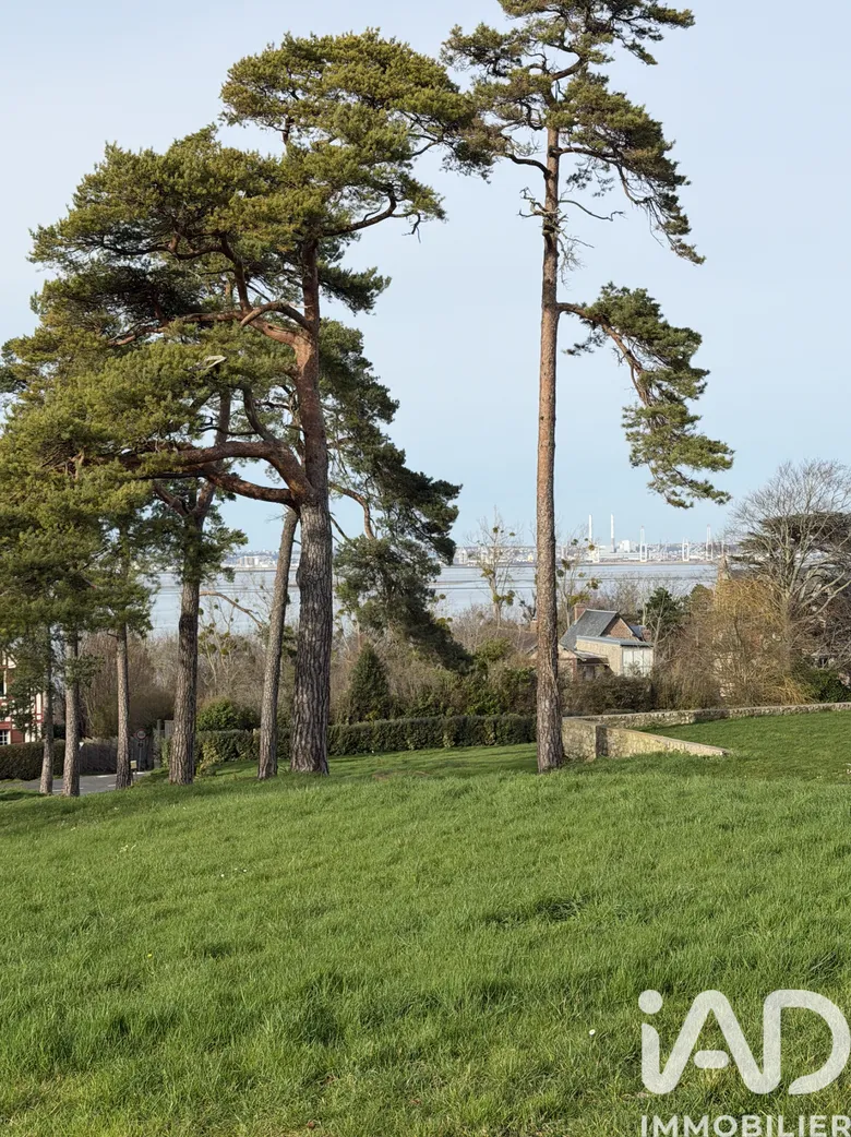 Terrain à Trouville-sur-Mer (14360) · 350 000 €