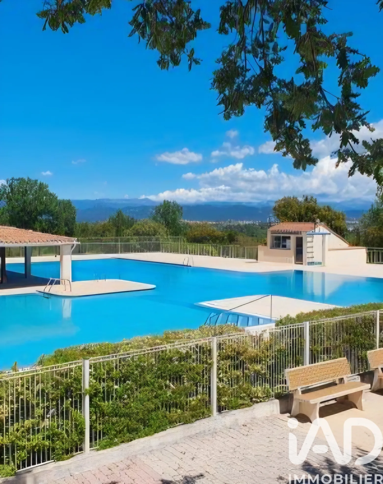 Vente maison à Roquebrune-sur-Argens (83520) : châlet 4 pièces 47 m² - 1975294 — 2