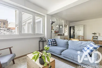 Apartment in Puteaux (92800)