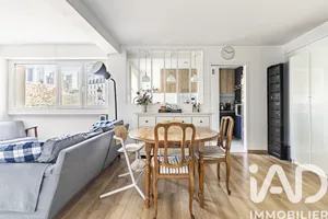 Apartment in Puteaux (92800)