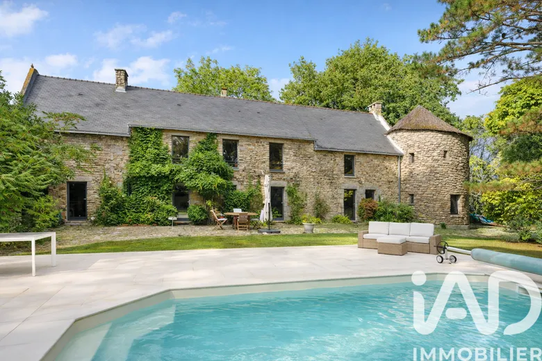 Maison 8 pièces 202 m² · à Vigneux-de-Bretagne · 202 m² · 633 000 €