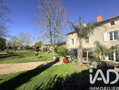 Longere in Vouzailles (86170)