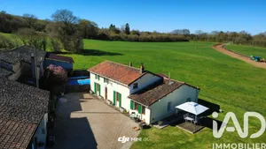 Maison de village à Montalembert (79190)