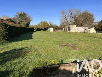 Terrain à bâtir à Sauzé-Vaussais (79190)