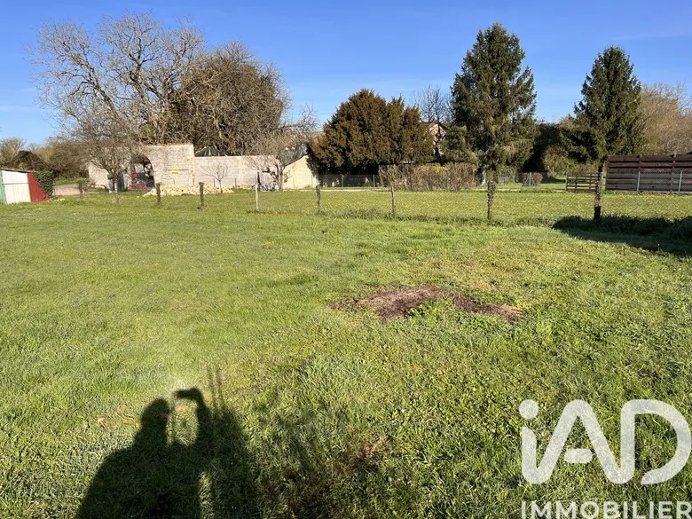 Terrain à bâtir à Sauzé-Vaussais (79190) · à Sauzé-Entre-Bois · 26 000 €