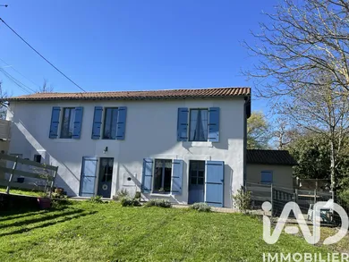 Maison de campagne à Sanxay (86600)