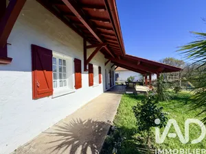 Traditional house in Ustaritz (64480)