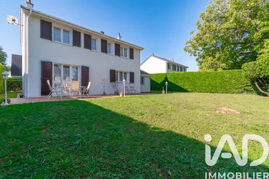 Maison traditionnelle à Saint-Fargeau-Ponthierry (77310)