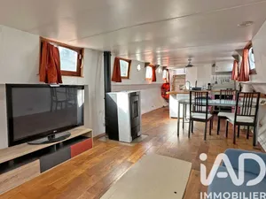 Péniche à Villeneuve-la-Garenne (92390)