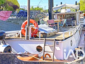 Péniche à Villeneuve-la-Garenne (92390)