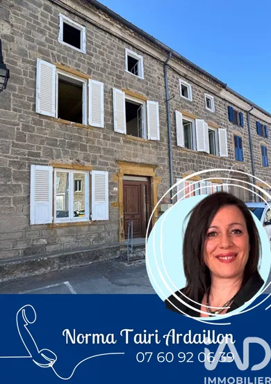 Maison de village à Saint-Barthélemy-Lestra (42110)