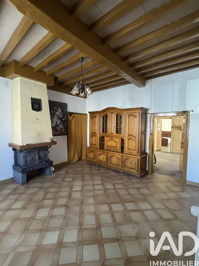 Maison de village à Saint-Barthélemy-Lestra (42110)