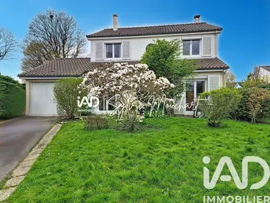 House in Le Mesnil-Saint-Denis (78320)