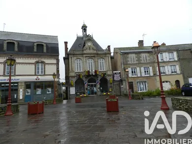 Building in Lassay-les-Châteaux (53110)
