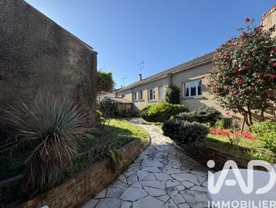 Townhouse in La Châtaigneraie (85120)