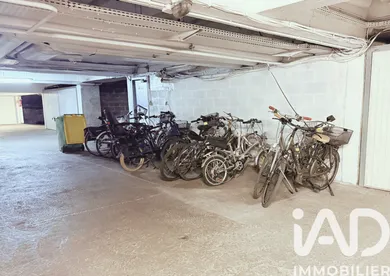 Parking à Paris (75011)