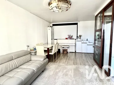 Apartment in Paris (75013)