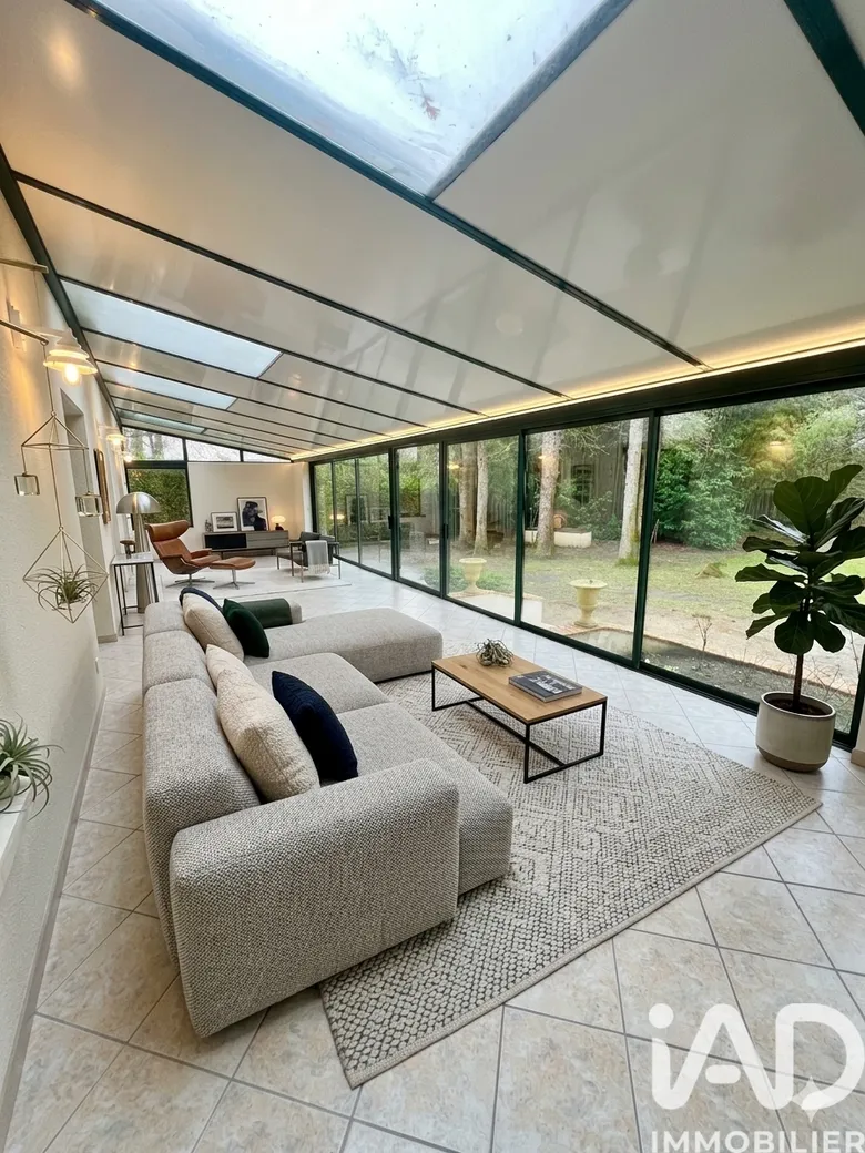 Maison 8 pièces 196 m² · à Verneuil-en-Halatte · 195,5 m² · 483 000 €