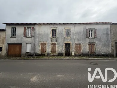 Maison à Montmoreau (16190)