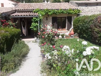 Maison de campagne à Chauvac-Laux-Montaux (26510)