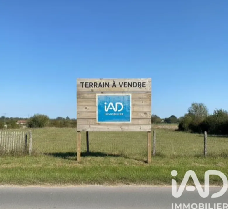 Terrain à bâtir à Clermont (60600) · 365 000 €