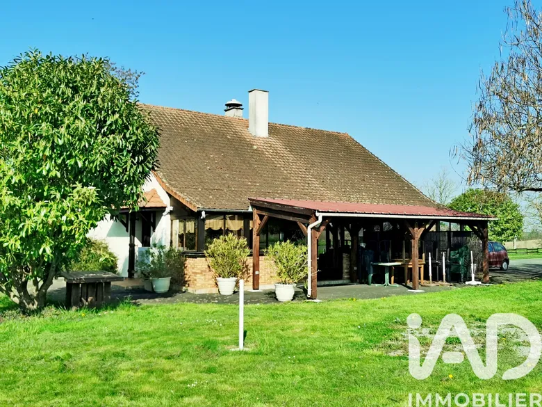 Maison 5 pièces 158 m² · à Celon · 158 m² · 107 000 €