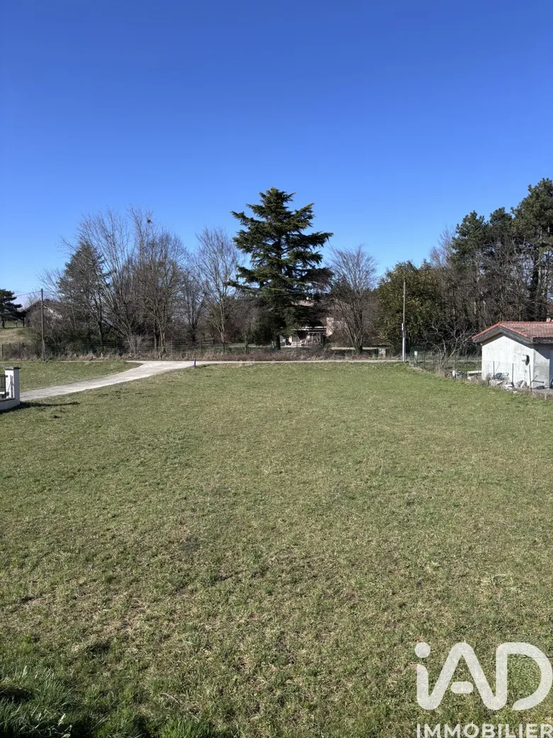 Terrain 861 m² · à Perrignier · 250 000 €