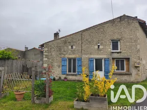 Park home in Fontenille-Saint-Martin-d'Entraigues (79110)