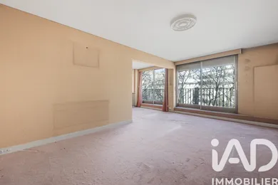 Apartment in Paris (75011)