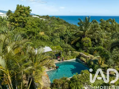 Architectural house in Sainte-Marie (97438)