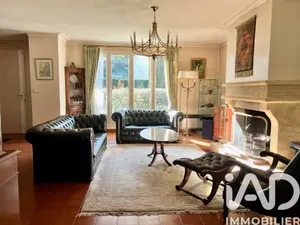 Maison à Le Mesnil-le-Roi (78600)