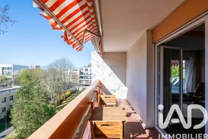 Apartment in Montrouge (92120)
