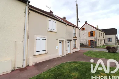 Townhouse in Pamfou (77830)