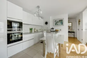 Apartment in Garches (92380)