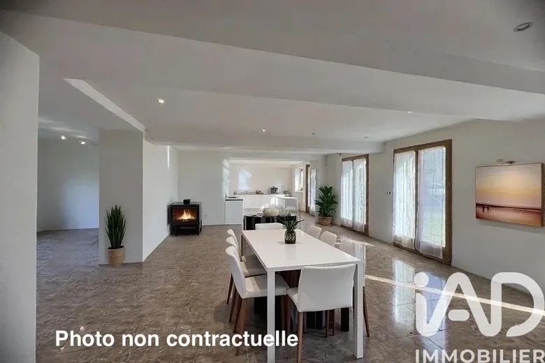 Maison 4 pièces 124 m² · à Saint-Sérotin · 124 m² · 129 000 €