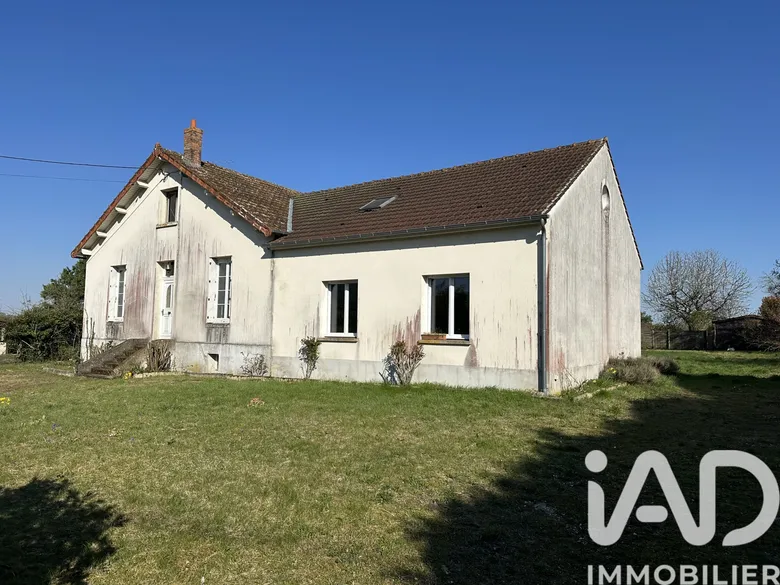 Maison 7 pièces 154 m² · à Vrigny · 154 m² · 178 000 €