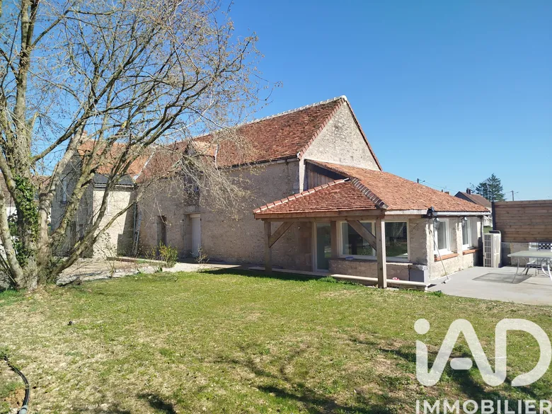 Maison 7 pièces 140 m² · à Beauce la Romaine · 140 m² · 229 990 €