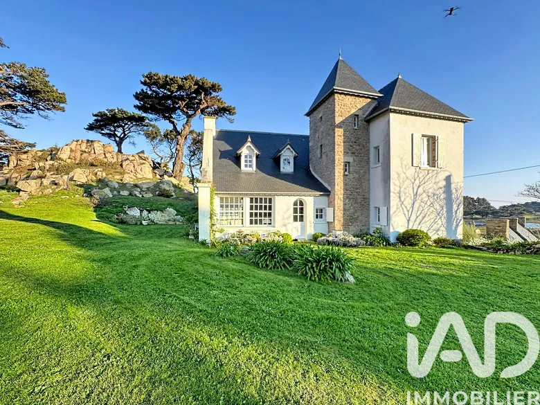 Maison 7 pièces 191 m² · à Penvénan · 191 m² · 2 379 900 €