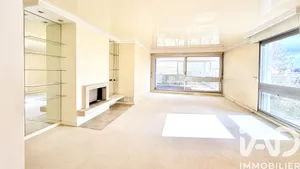 Apartment in Le Chesnay (78150)