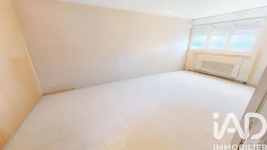 Apartment in Le Mée-sur-Seine (77350)