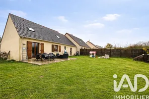 Traditional house in Charbuy (89113)