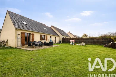 Traditional house in Charbuy (89113)