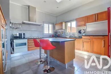 Apartment in Beaucaire (30300)