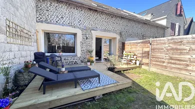 Townhouse in Laroin (64110)