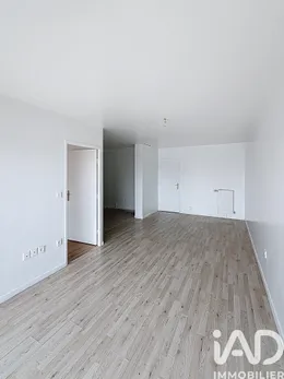 Apartment in Montreuil (93100)