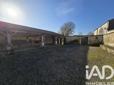 Maison de campagne à Tonnay-Charente (17430)