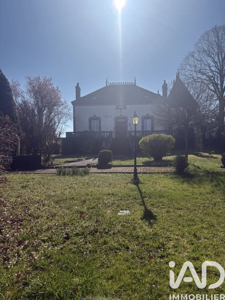 Maison 5 pièces 169 m² · à Cercy-la-Tour · 169 m² · 230 000 €