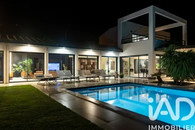 Architectural house in Tain-l'Hermitage (26600)